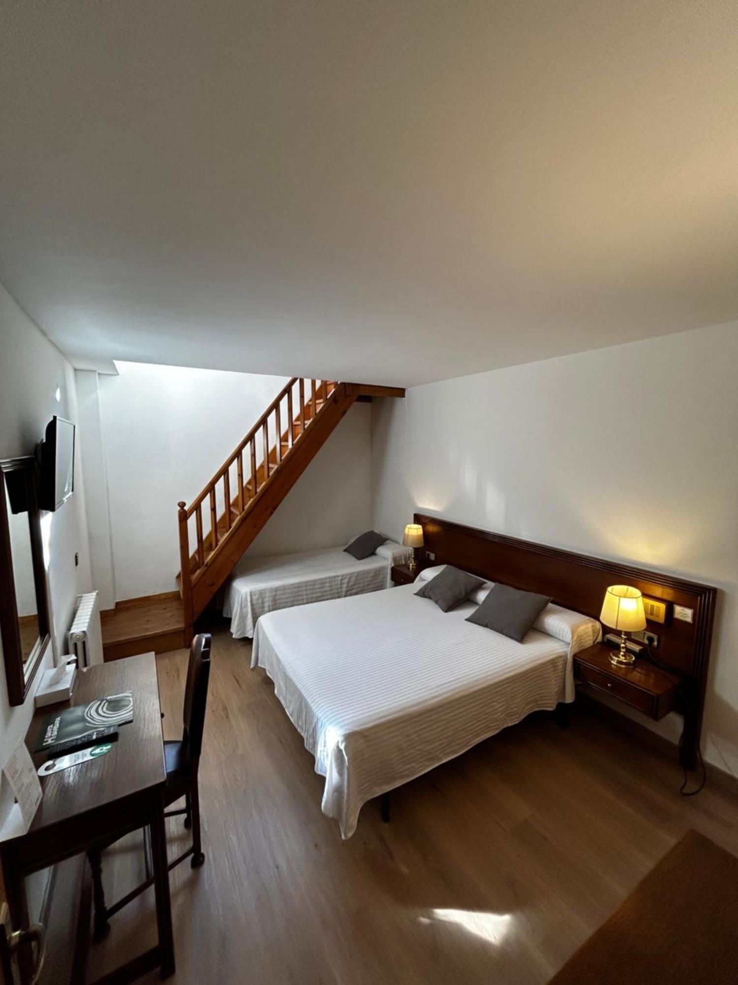Hotel Santa Barbara De La Vall D'Ordino Ngoại thất bức ảnh