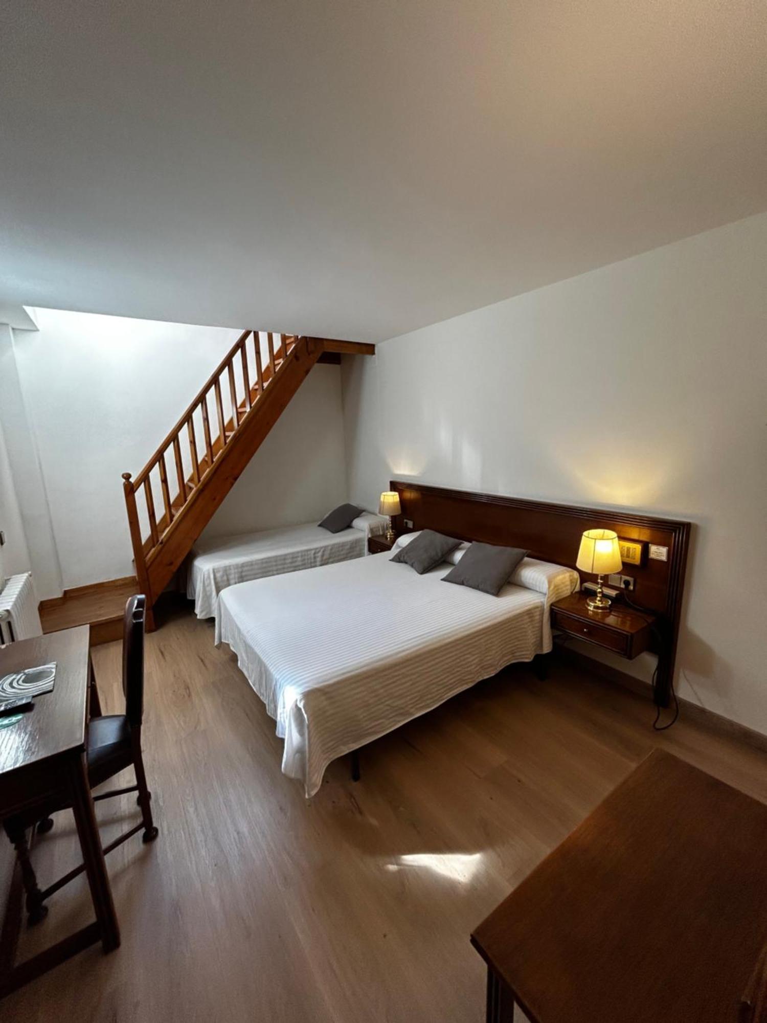 Hotel Santa Barbara De La Vall D'Ordino Ngoại thất bức ảnh