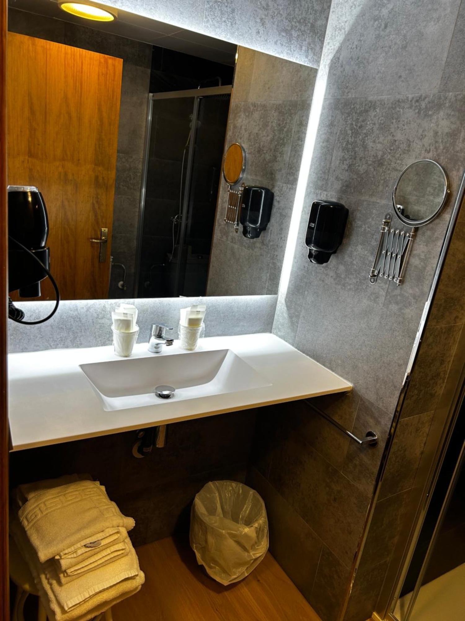 Hotel Santa Barbara De La Vall D'Ordino Ngoại thất bức ảnh