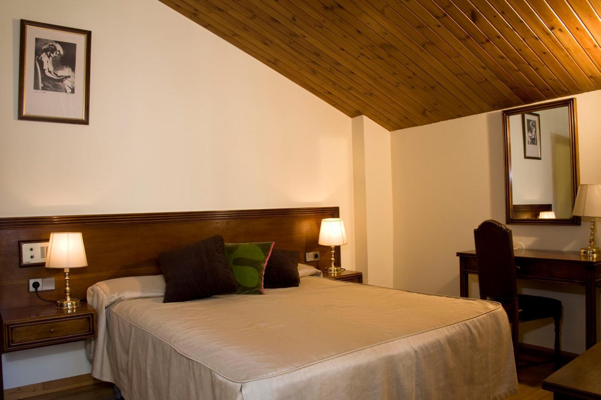 Hotel Santa Barbara De La Vall D'Ordino Phòng bức ảnh