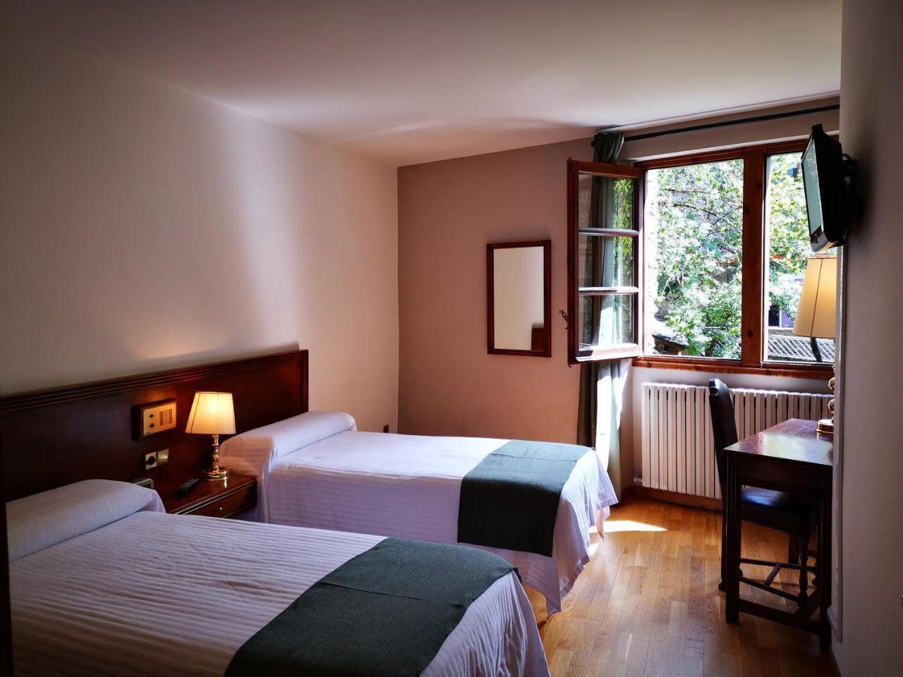 Hotel Santa Barbara De La Vall D'Ordino Ngoại thất bức ảnh